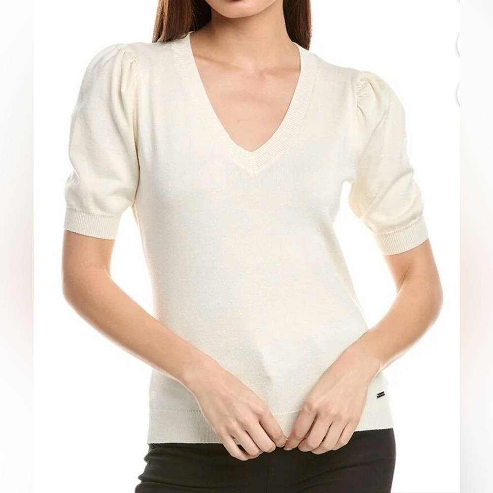 Tahari Cream V-Neck Knit Top